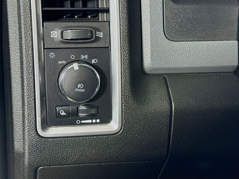 Used 2019 RAM 1500 Big Horn AWD/4WD image 10