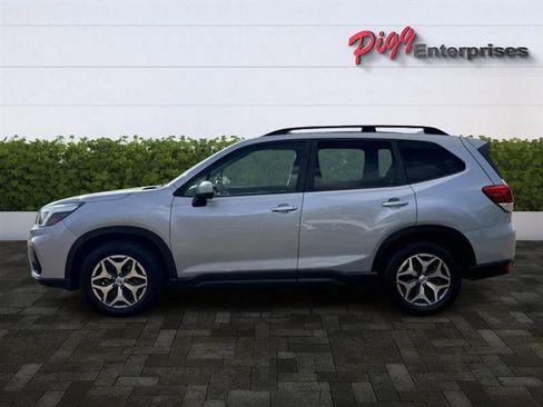 Used 2019 Subaru Forester Premium image 3