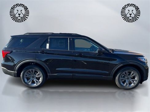 New 2026 Ford Explorer Active w/ Active Comfort Package image 4