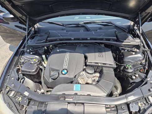 Used 2011 BMW 335i xDrive Sedan image 23