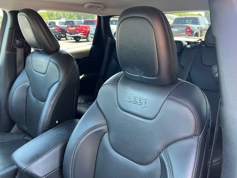 Used 2019 Jeep Cherokee Limited AWD/4WD image 13