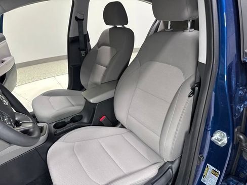 Used 2019 Hyundai Elantra SE FWD image 12