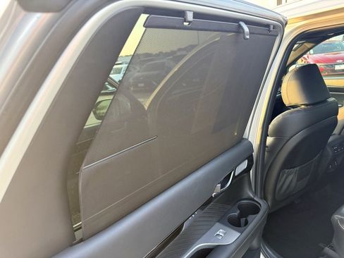 Used 2024 Hyundai Palisade Calligraphy image 21