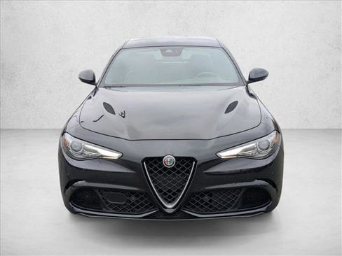 Used 2018 Alfa Romeo Giulia Quadrifoglio w/ Driver Assist Dynamic Package image 2
