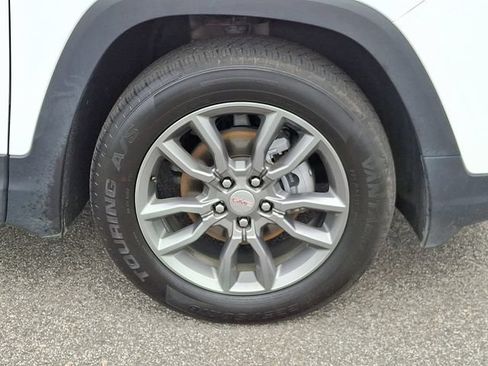 Used 2024 GMC Terrain SLT AWD/4WD image 10