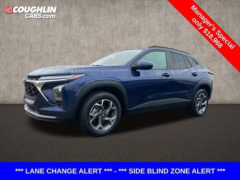 Used 2024 Chevrolet Trax LT w/ Driver Confidence Package image 3