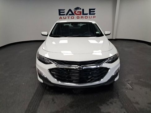 Used 2025 Chevrolet Malibu RS FWD image 3