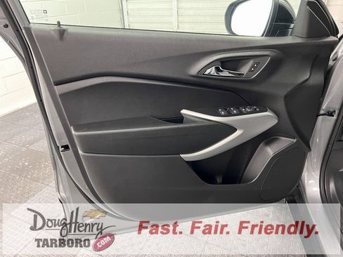 New 2026 Chevrolet Trax RS w/ Sunroof Package image 27