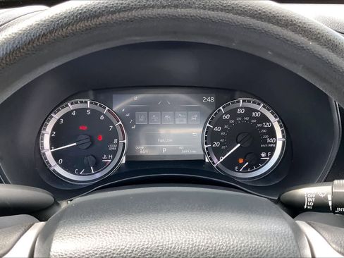 Used 2023 Toyota Highlander L FWD image 17