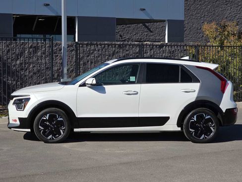 Used 2023 Kia Niro Wave image 6