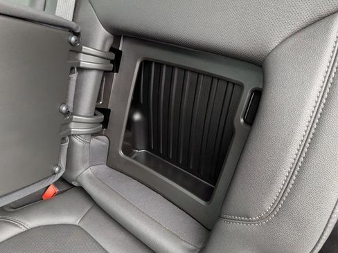 Certified 2022 GMC Sierra 1500 SLT w/ SLT Convenience Package image 4