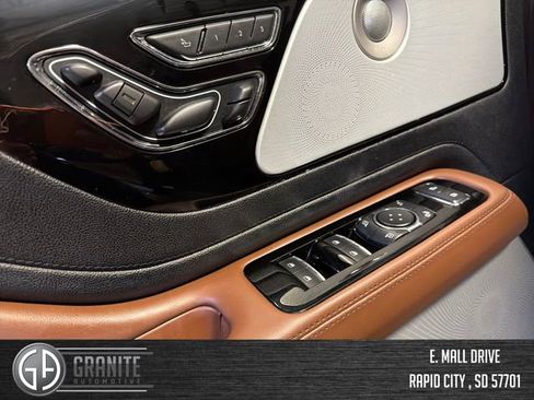 Used 2020 Lincoln Aviator Reserve w/ Equipment Group 202A AWD/4WD image 32