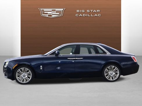 Used 2022 Rolls-Royce Ghost AWD/4WD image 2