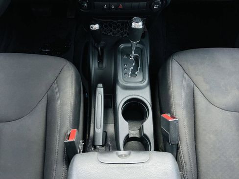 Used 2016 Jeep Wrangler Unlimited Sport image 15