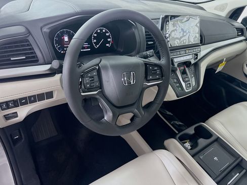 Used 2025 Honda Odyssey EX-L image 7
