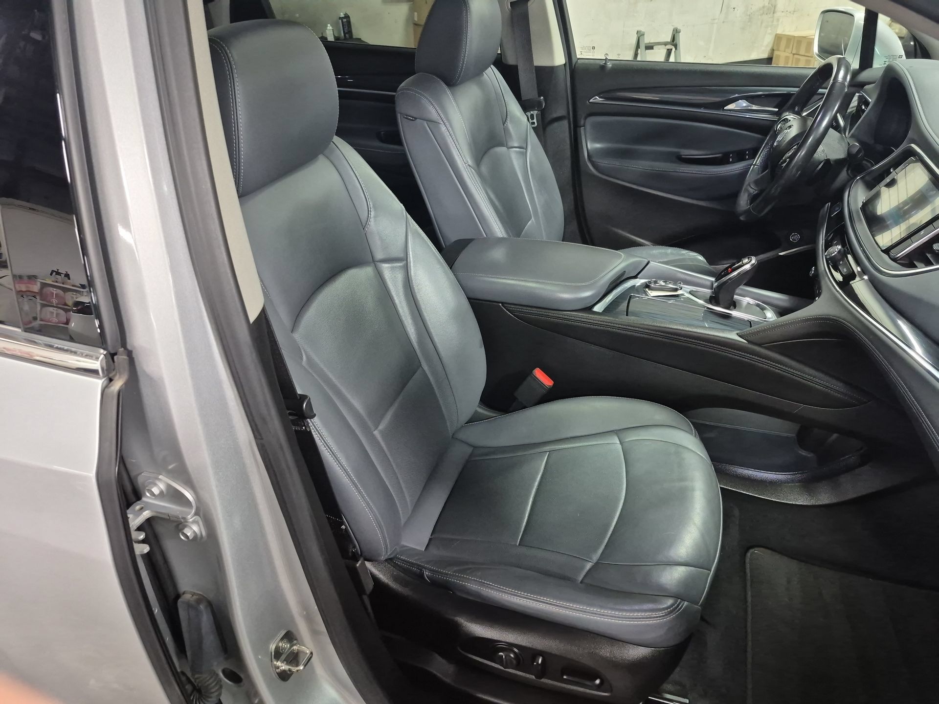 Used 2019 Buick Enclave Essence AWD/4WD image 29