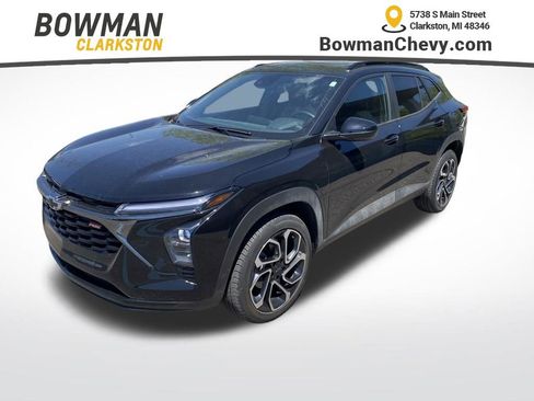 Used 2025 Chevrolet Trax RS w/ Sunroof Package FWD image 1