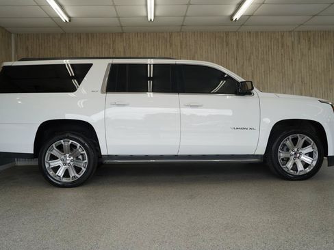 Used 2017 GMC Yukon XL SLT AWD/4WD image 6