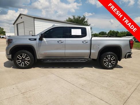 Used 2023 GMC Sierra 1500 AT4 w/ AT4 Premium Package AWD/4WD image 4