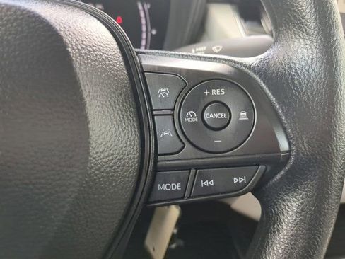 Used 2026 Toyota Corolla Cross L image 25