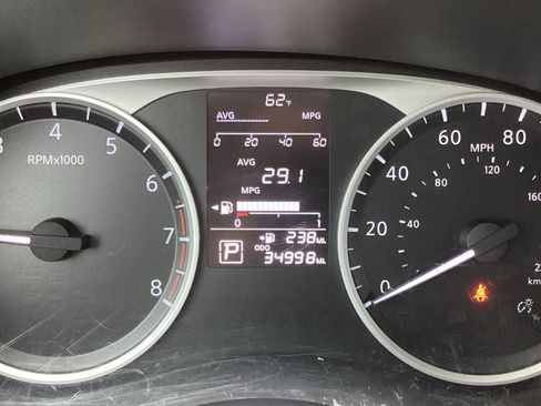 Used 2021 Nissan Kicks S image 3