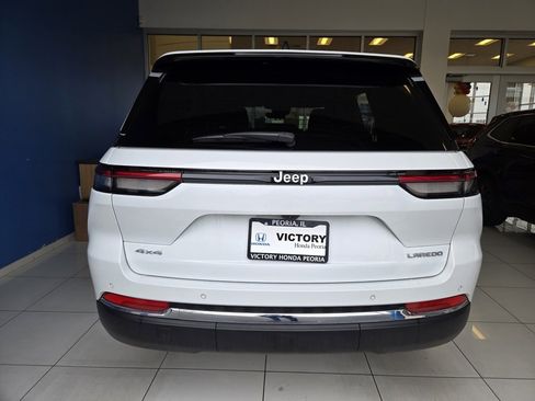 Used 2025 Jeep Grand Cherokee Laredo X image 10