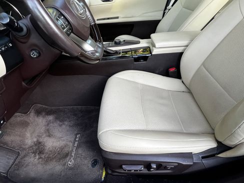 Used 2017 Lexus ES 350 w/ Premium Package image 17