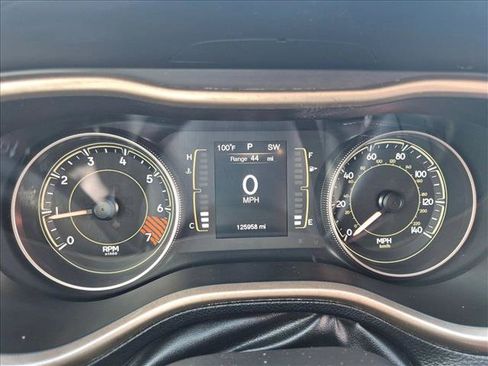Used 2014 Jeep Cherokee Latitude FWD image 13