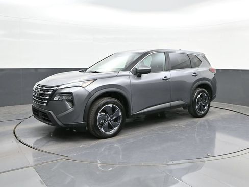 Used 2025 Nissan Rogue SV AWD/4WD image 30