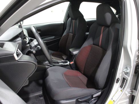 Used 2025 Toyota Corolla SE image 5