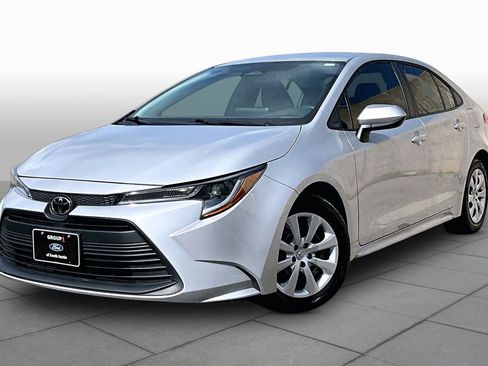 Used 2026 Toyota Corolla LE FWD image 35