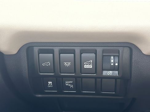 Used 2022 Subaru Ascent Limited w/ Technology Package image 37