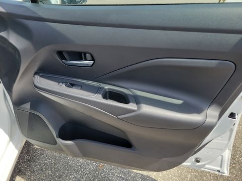 New 2025 Nissan Versa SV w/ Trunk Package FWD image 32