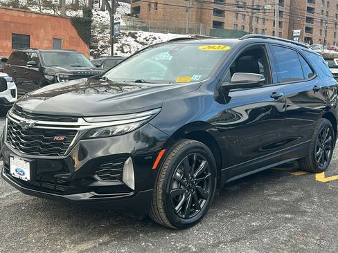 Used 2023 Chevrolet Equinox RS image 3