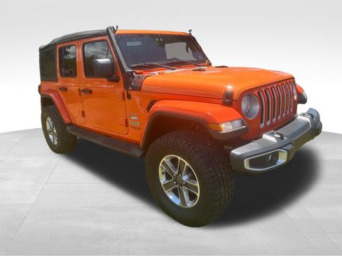 Used 2018 Jeep Wrangler Unlimited Sahara AWD/4WD image 30