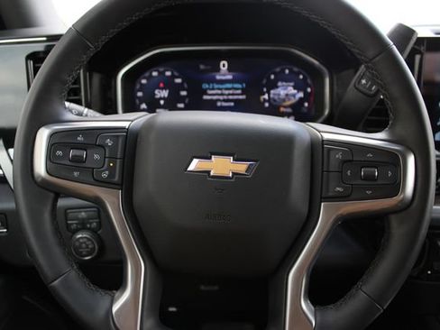 Used 2026 Chevrolet Silverado 3500 LT AWD/4WD image 11