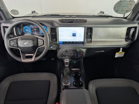 New 2025 Ford Bronco 4-Door image 13