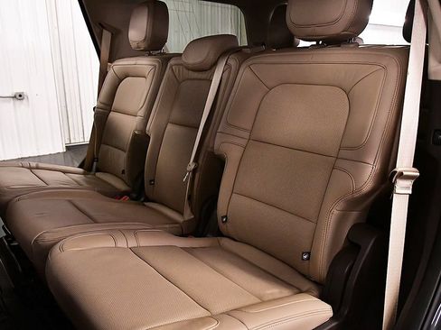Used 2024 Lincoln Navigator Reserve AWD/4WD image 30