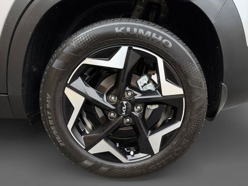 Used 2024 Kia Seltos EX image 10