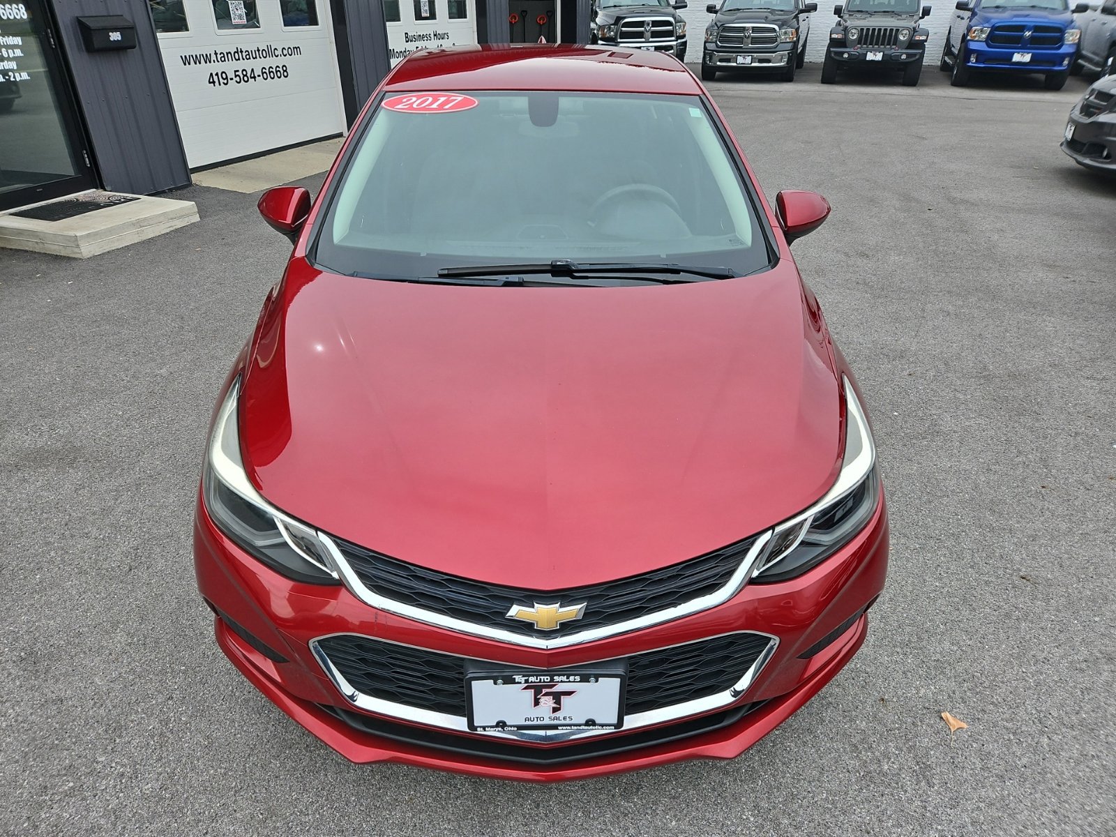 Used 2017 Chevrolet Cruze LT w/ Convenience Package FWD image 10