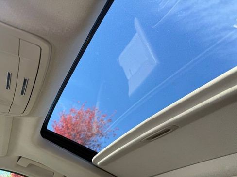 Used 2020 Chevrolet Suburban Premier image 33