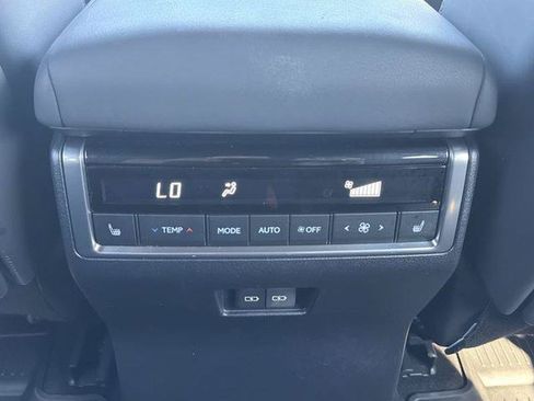 Used 2024 Lexus GX 550 w/ Accessory Package (Z1) AWD/4WD image 29