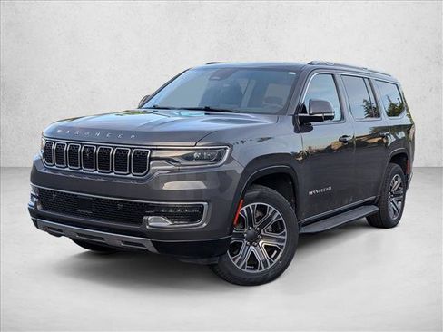 Used 2022 Jeep Wagoneer Series III w/ Convenience Group I AWD/4WD image 2