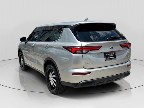 Used 2024 Mitsubishi Outlander ES FWD image 5