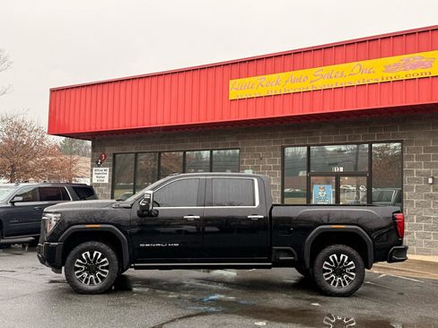 Used 2024 GMC Sierra 3500 Denali Ultimate image 2