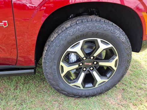 New 2026 GMC Yukon AT4 w/ AT4 Premium Plus Package AWD/4WD image 9