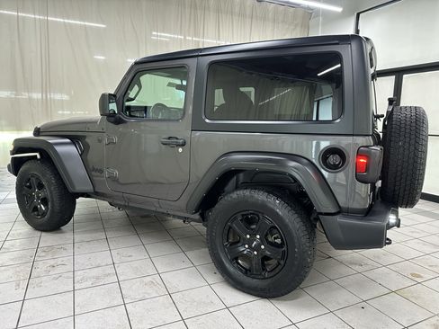 Used 2022 Jeep Wrangler Sport AWD/4WD image 6