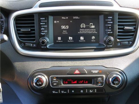 Used 2019 Kia Sorento FWD V6 image 7