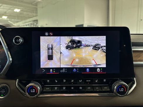 Used 2024 GMC Canyon Denali AWD/4WD image 27