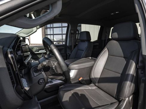 Used 2025 Chevrolet Silverado 1500 LTZ image 7